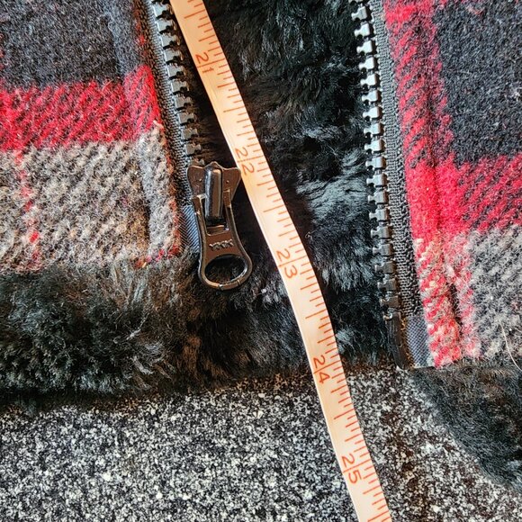 Woolrich Vest Womens S Black Red Plaid Faux Fur Lined Pockets Wool Blend Cozy - Picture 6 of 7